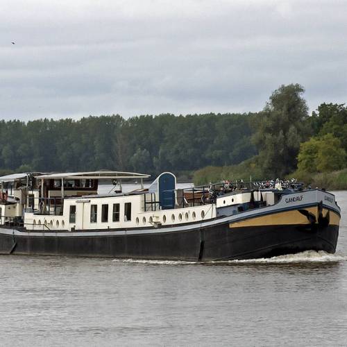 utracks bike and barge